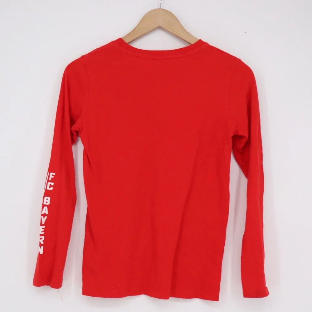 FC Bayern Munchen Red Long Sleeve T-Shirt Youth Medium 10/12 Soccer Fan Tee